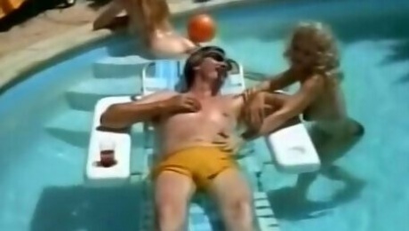 Feverish guy enjoys bunch of hot blooded kitties in pool