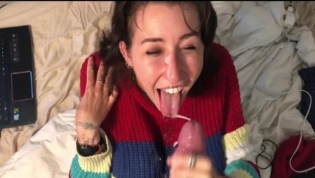 BIG TIT TEEN LOVES SUCKING COCK